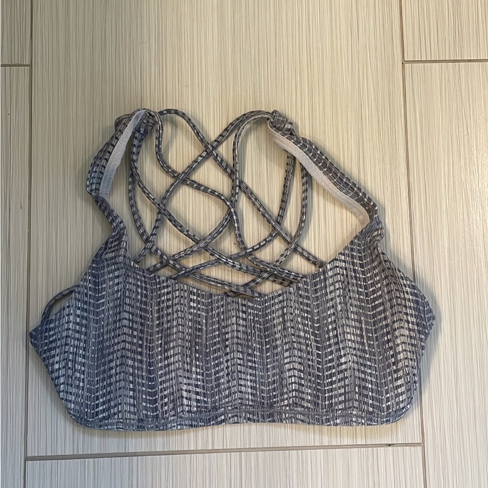 Lululemon “free to be” bra